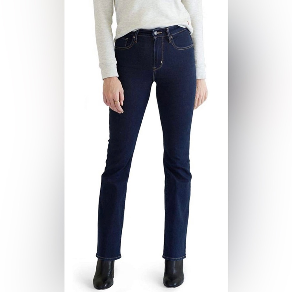 Levi's Women's 725 High Rise Bootcut Jeans, Cast Shadows, 26 Short